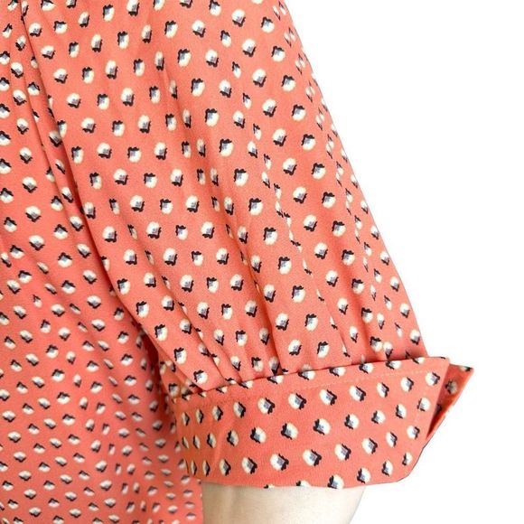 NWT Max Studio Short Sleeve Crepe Blouse Rose Open Stem Flower - Picture 10 of 13